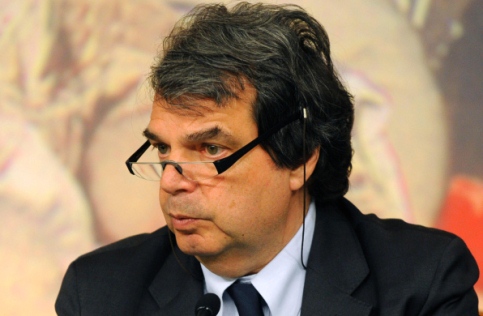 Tornano i guai nelle larghe intese, Brunetta contro Bindi e i precari