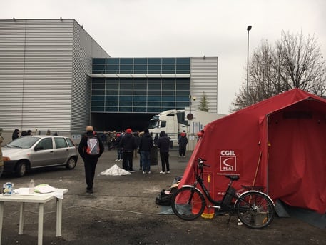 Picchetto Cgil alla Castelfrigo contro altre 21 assunzioni esterne