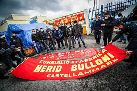 Meridbulloni, presidio da 12 giorni contro la delocalizzazione padana