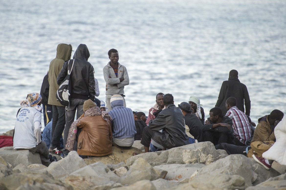 23 intervento viale ita francia confine ventimiglia immigrati migranti attesa mgm