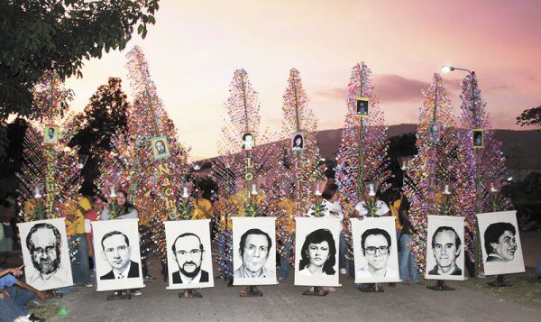 El Salvador, 4 militari arrestati per il massacro dei gesuiti