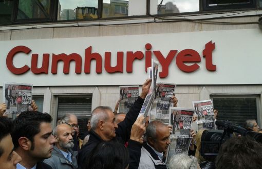 Nuova mannaia sui media: Ankara arresta i giornalisti di Cumhuriyet