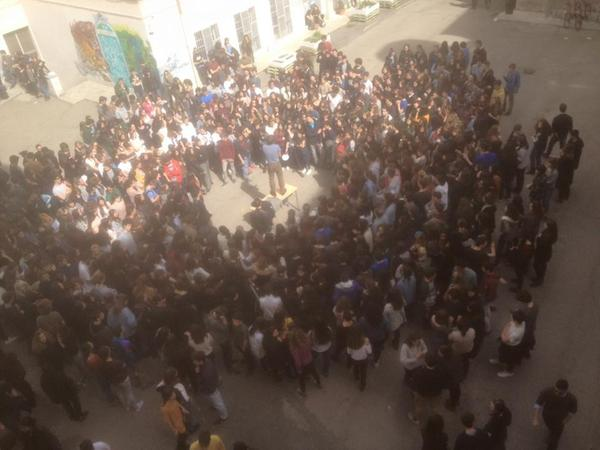 Al liceo Virgilio la protesta degli studenti contro il proibizionismo