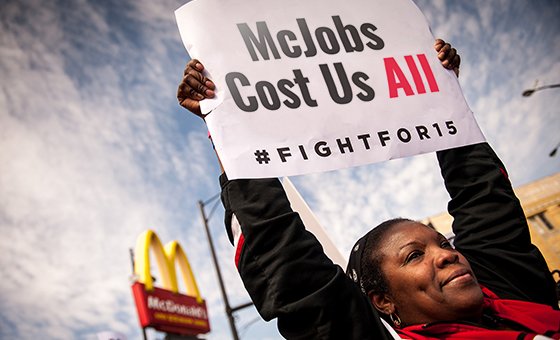 Fast food, lotta globale  per il salario minimo