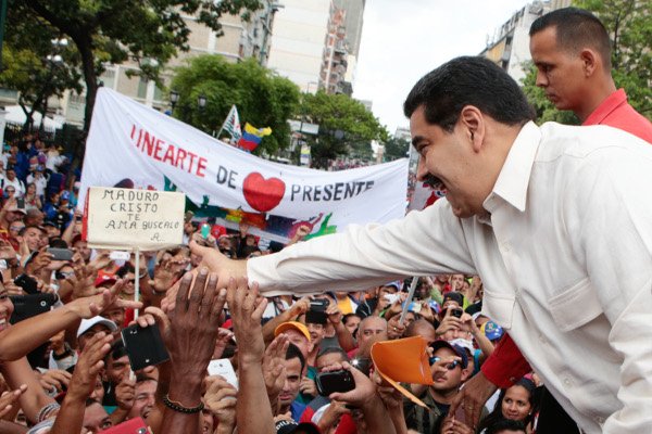 Nicolas Maduro: «Stiamo nuotando controcorrente»
