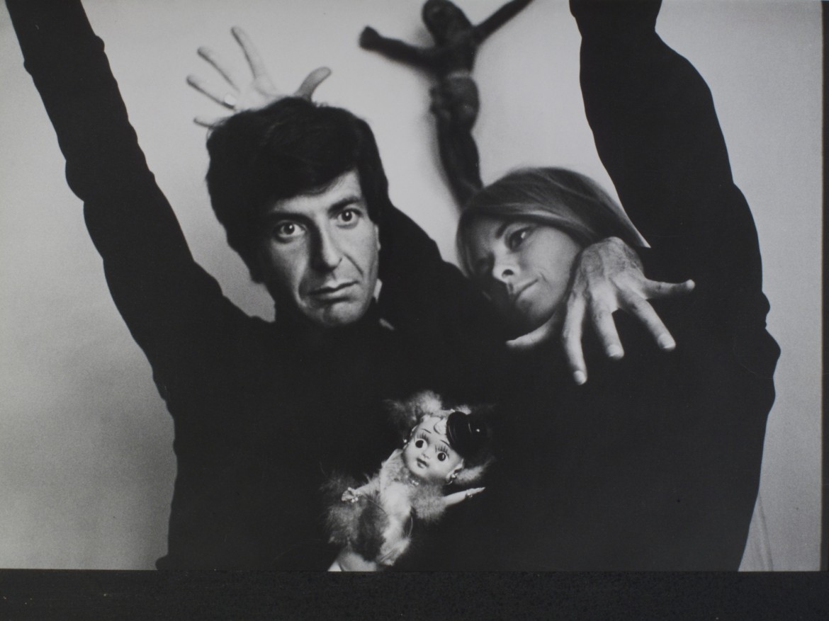 Leonard-Cohen-e-Marianne-Ihlen.-Foto-John-Max