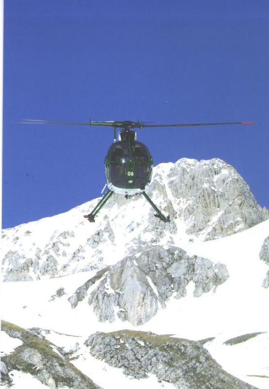 Un elicottero NH 500 della Forestale (foto d'archivio)