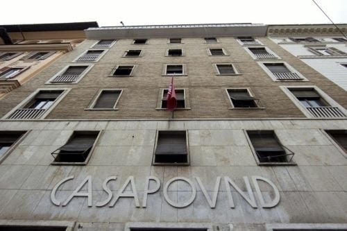 «Perché Salvini non fa sgomberare CasaPound?»