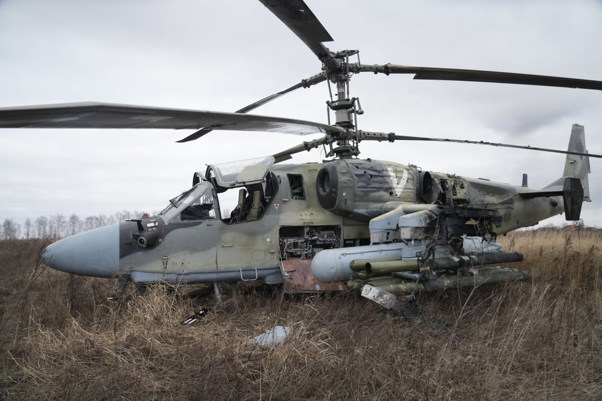 ap22055503331989-ucraina-elicottero-russo-abbattuto-kiev