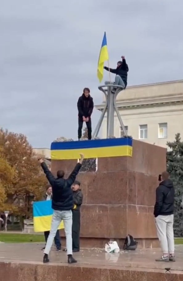 «Kherson è nostra», la festa ucraina per la riconquista