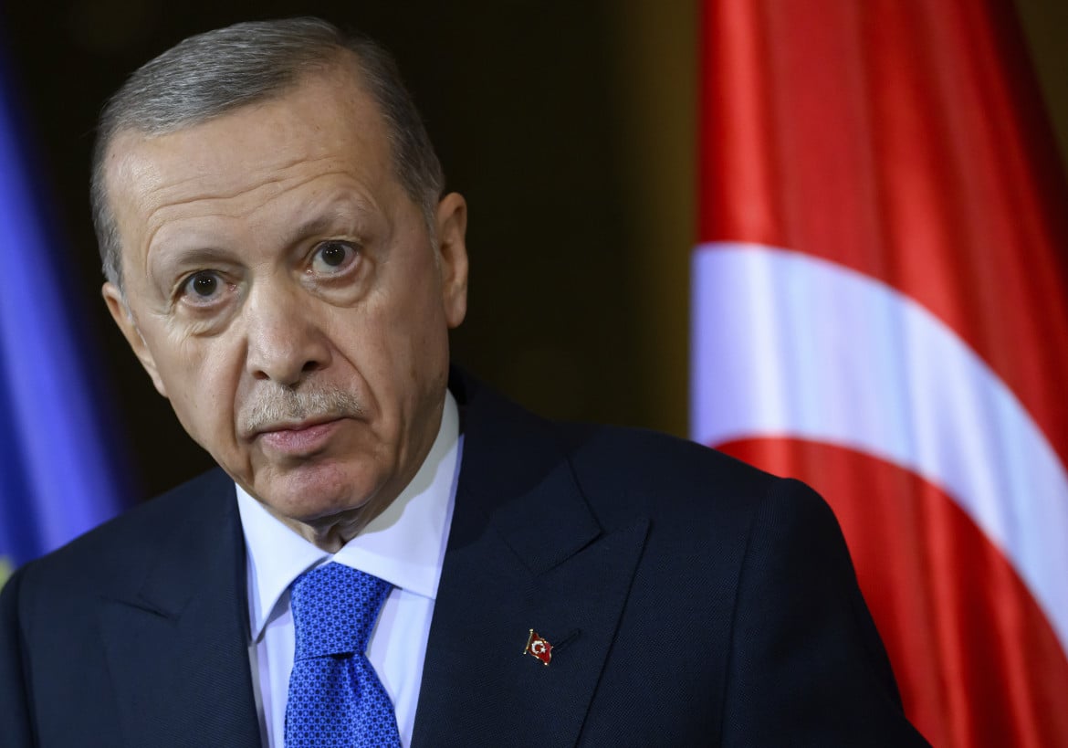 TURCHIA-MEDIORIENTE. Erdogan grida al «genocidio» palestinese mentre continua a vendere armi a Israele