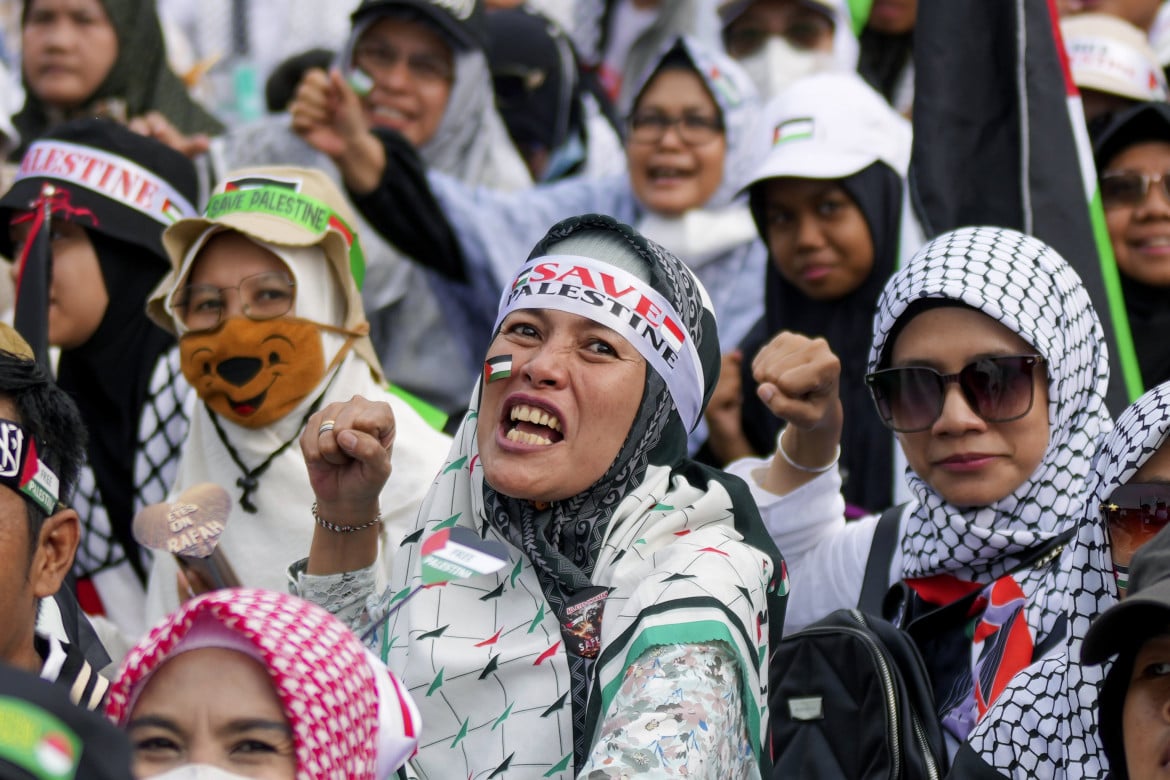 07-una-manifestazione-a-sostegno-della-palestina-a-giakarta-in-indonesia-tatan-syuflana-ap