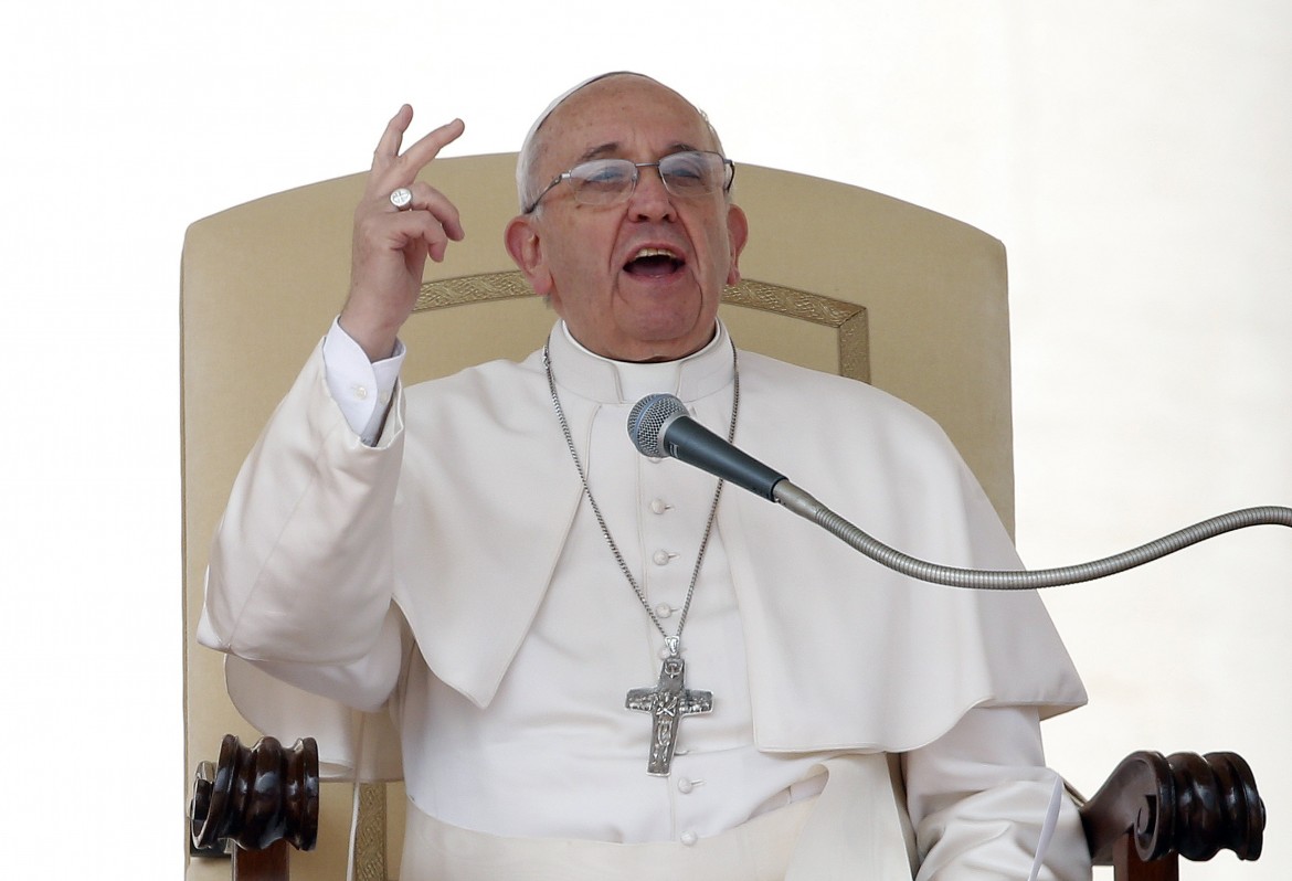 Ior, Bergoglio riforma ma non chiude la banca