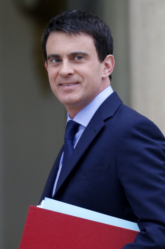 Valls chiede fiducia (e svela un piano un po’ renziano)