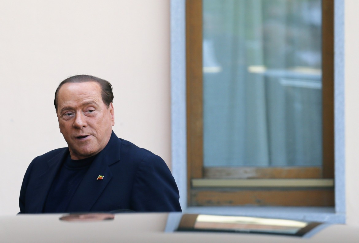 Berlusconi: «Le riforme? Posso ricattare Renzi». Ma frena i suoi