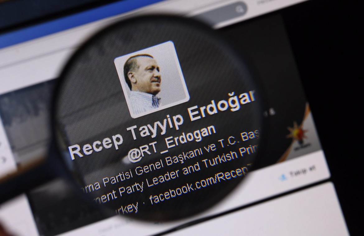 La furia di Erdogan contro i social