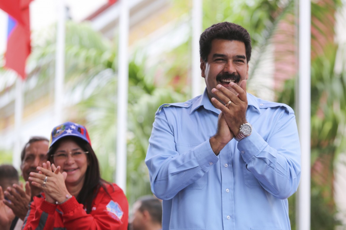 Maduro a Caracas: un tavolo per la pace
