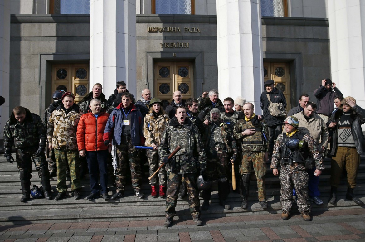 A Kiev ormai i neonazisti dettano legge