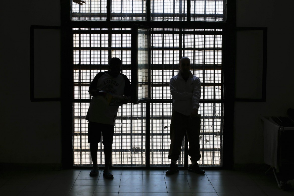 La vita del tempo perso nel carcere di Fermo
