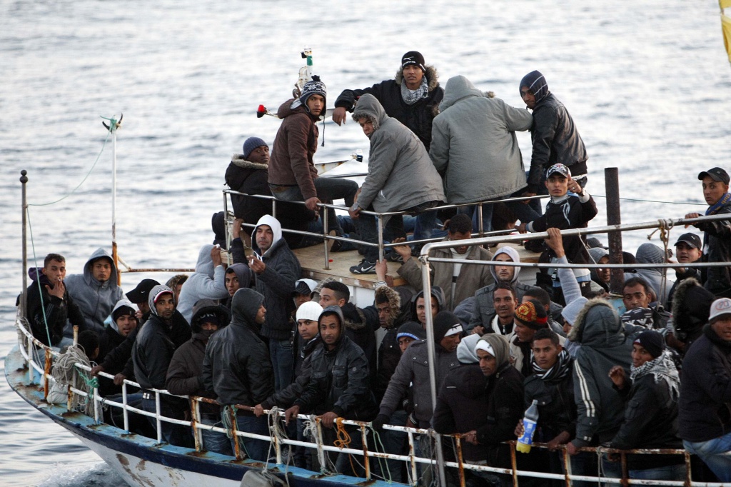 Primi trasferimenti da Lampedusa