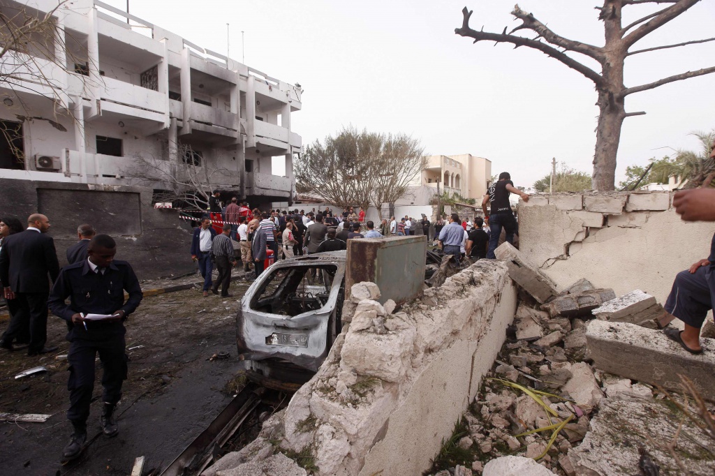 Perché a Tripoli salta in aria l’ambasciata francese