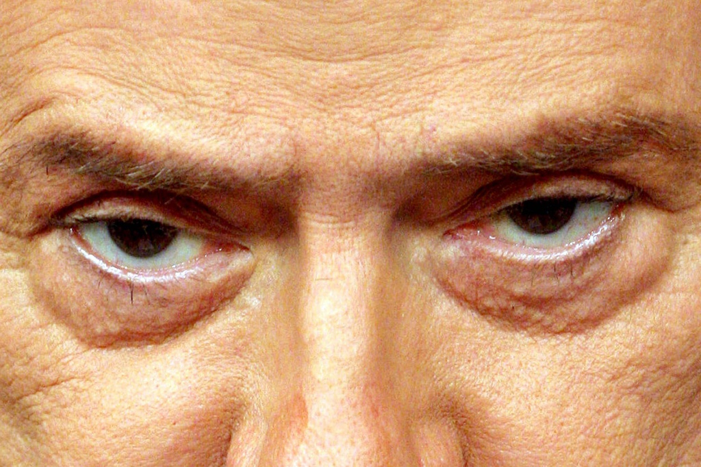 Berlusconi, i segreti della giunta per l’ineleggibilità