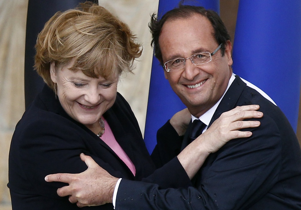 Hollande rassegnato alla «coabitazione» con Merkel