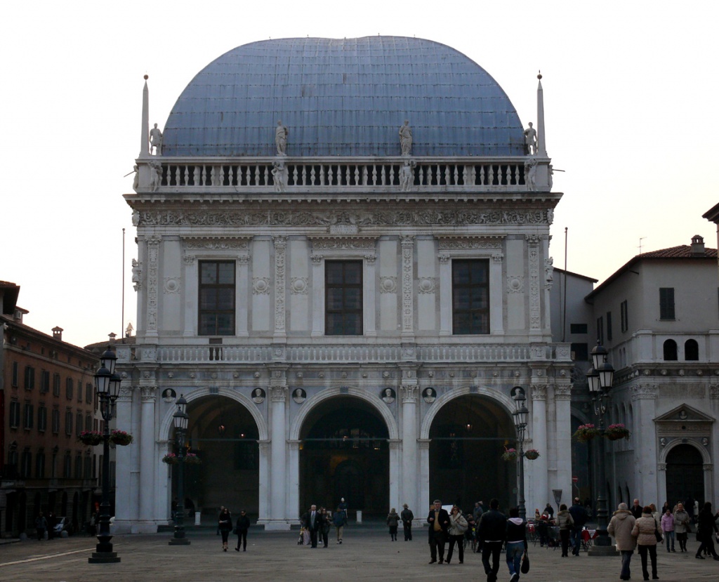 Brescia, il centrosinistra alla conquista di piazza della Loggia