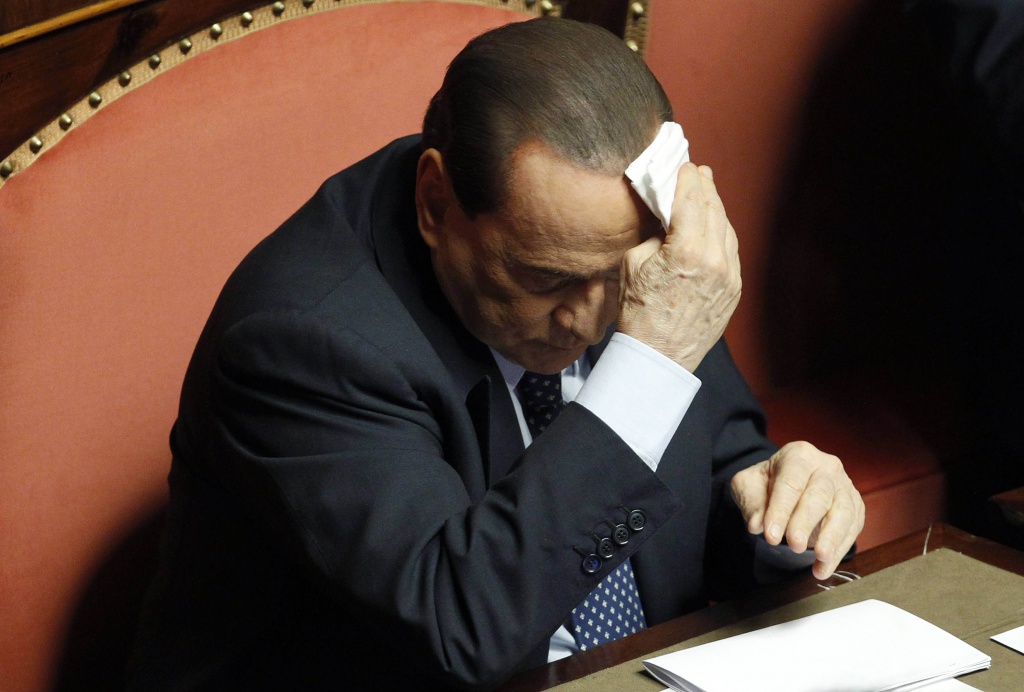 Berlusconi si aggrappa a Letta. Fino all’ineleggibilità