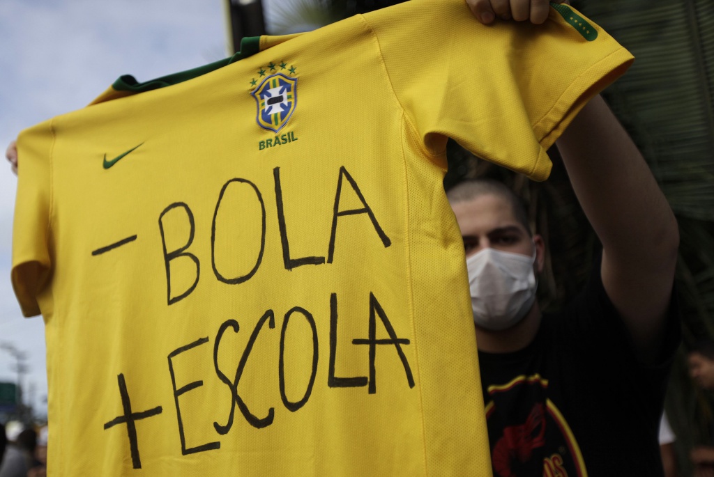 Da Fortaleza a Rio, tra calcio e proteste