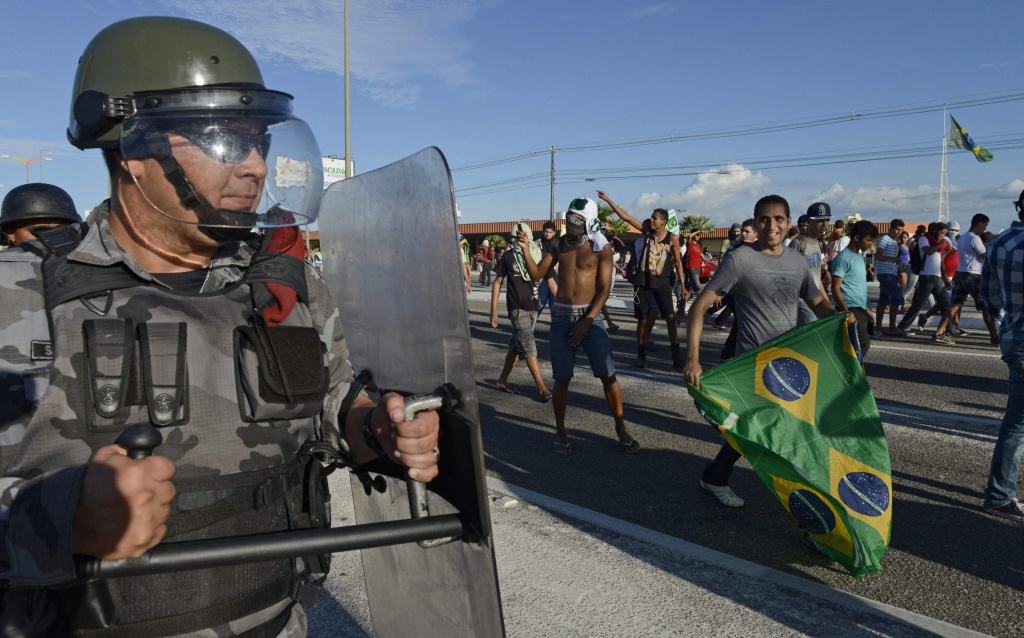 «Il Brasile si è svegliato», Dilma discute il piano
