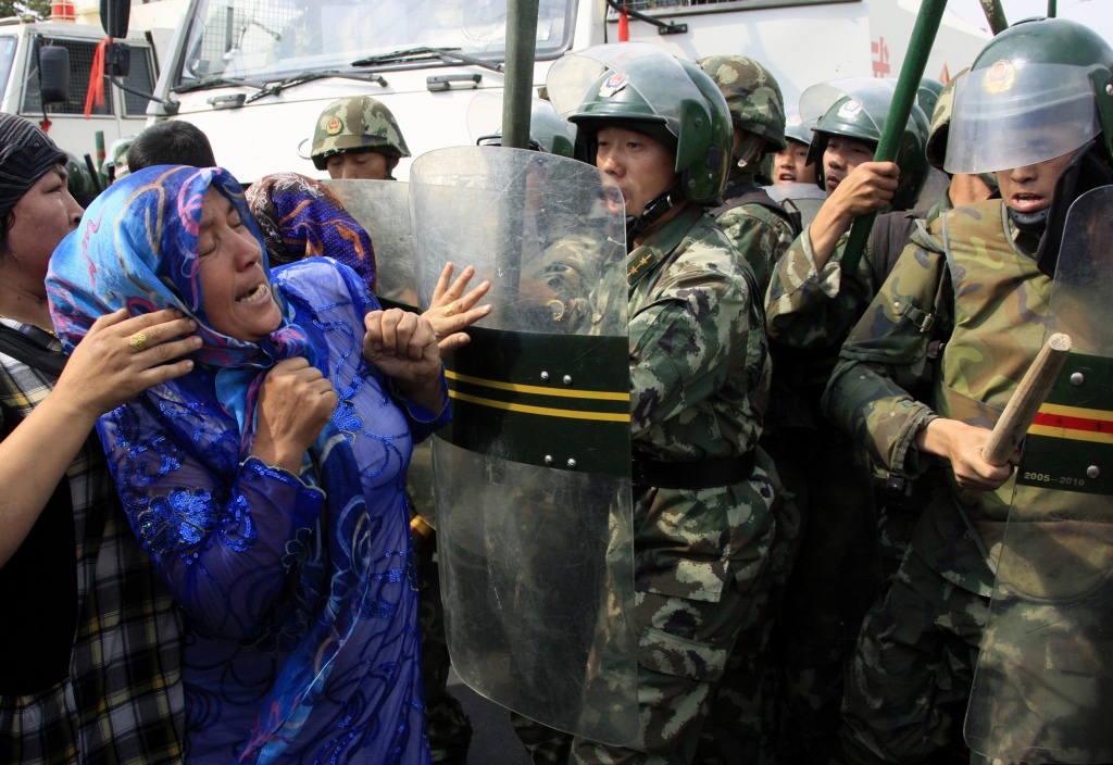 Riesplode la «questione uighura», decine i morti