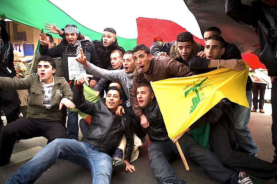 Regalo a Israele e Usa, l’Europa inserisce Hezbollah nella blacklist