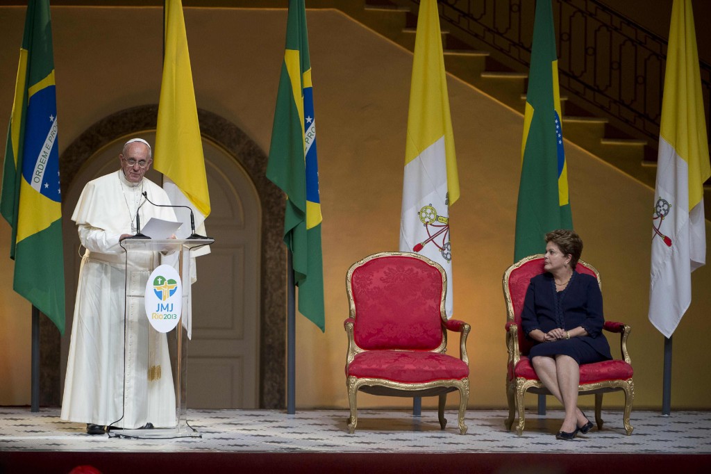 Il papa a Rio tra la madonna di Aparecida e una visita ai tossicodipendenti