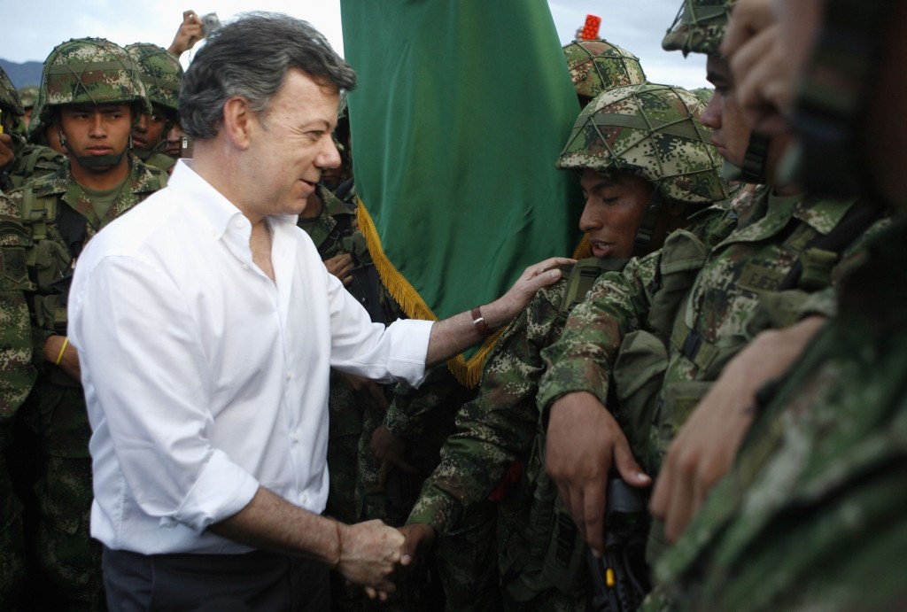 Dopo trent’anni, Manuel Santos chiede perdono