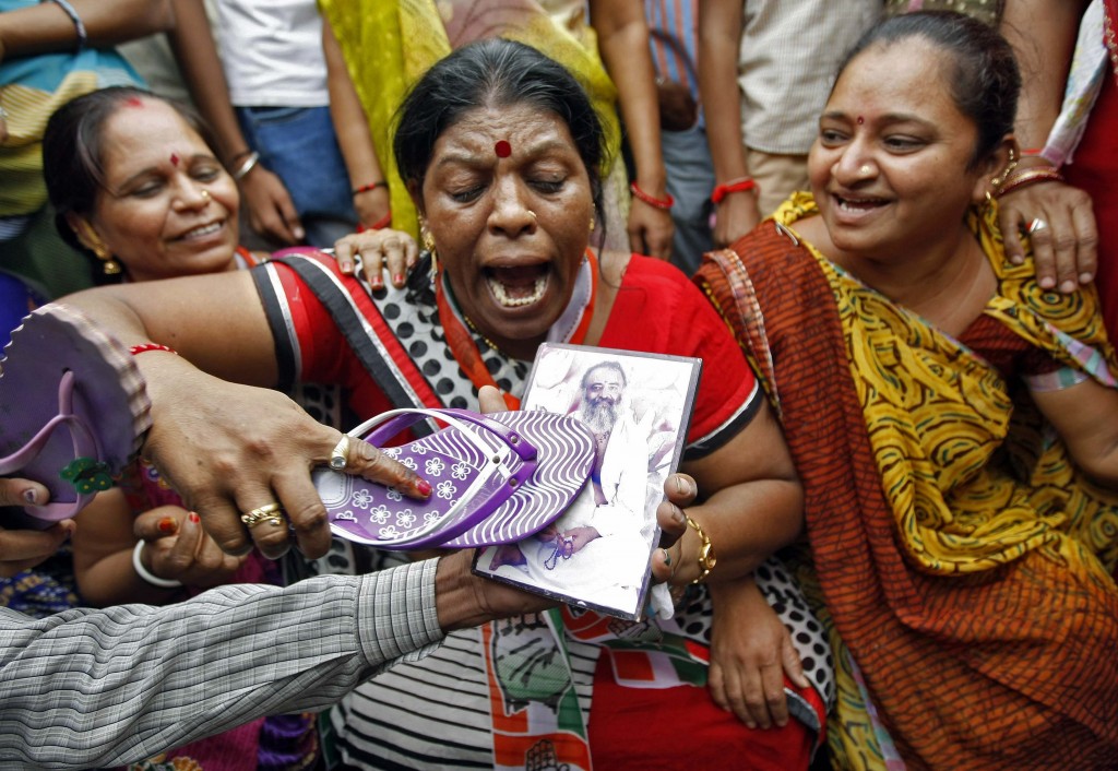 India, arrestato per stupro il guru Asaram Bapu dai centomila devoti