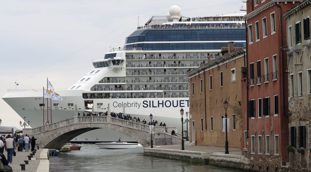 Grandi navi a San Marco, il partito del sì con Confindustria, Cgil e Crusie Venice