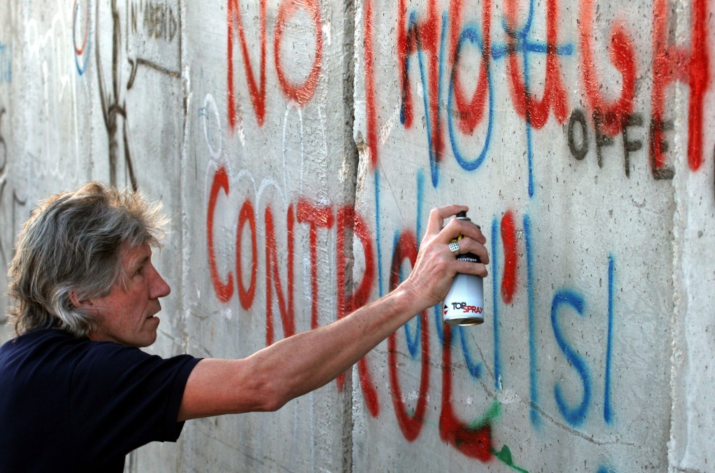 «Il vostro muro, peggio di quello di Berlino»