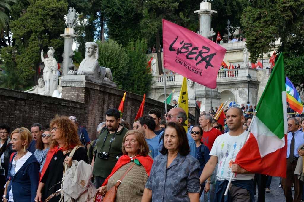 Landini fa l’anti-Grillo: ai migranti cittadinanza piena e diritto di voto