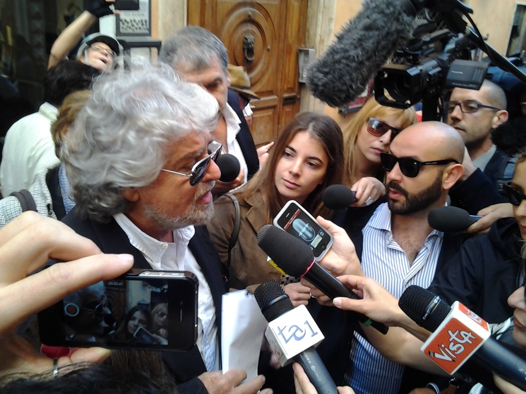 Grillo attacca Letta. Ma è tensione con i dissidenti