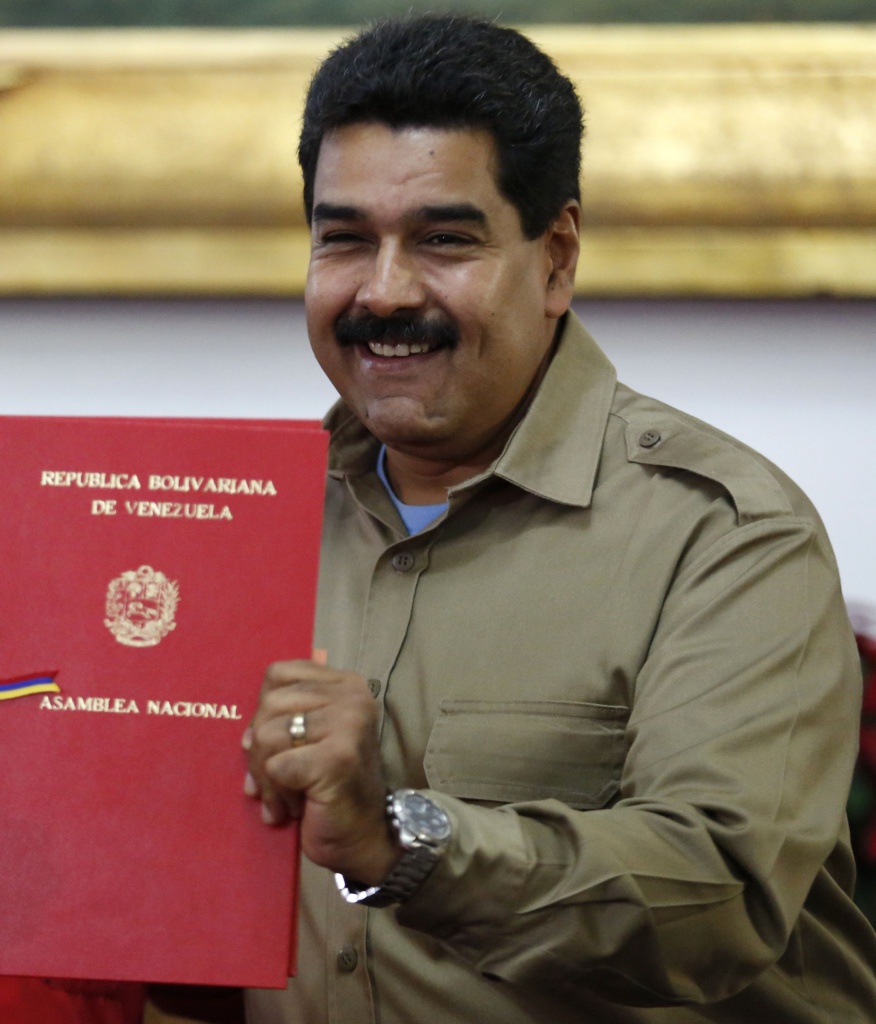 Poteri speciali al presidente Maduro, prime due leggi contro i superprofitti