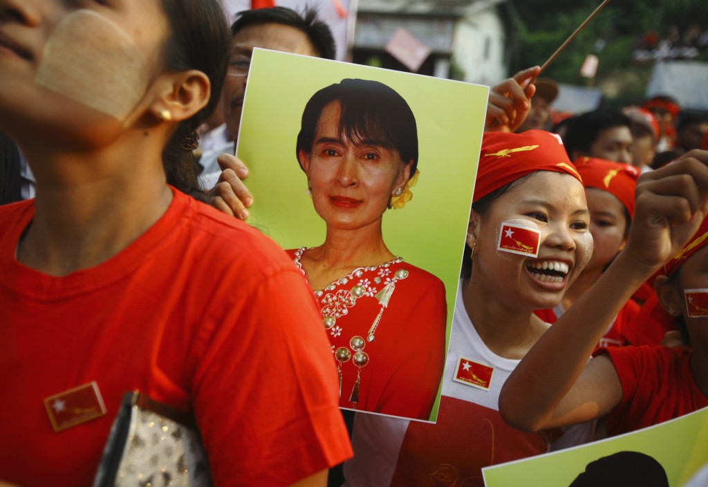 Aung San Suu Kyi candidata de facto con l’ok del parlamento «militare»