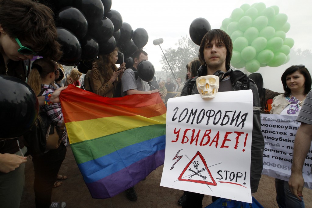 La Duma boccia la legge su multe e arresti per i gay