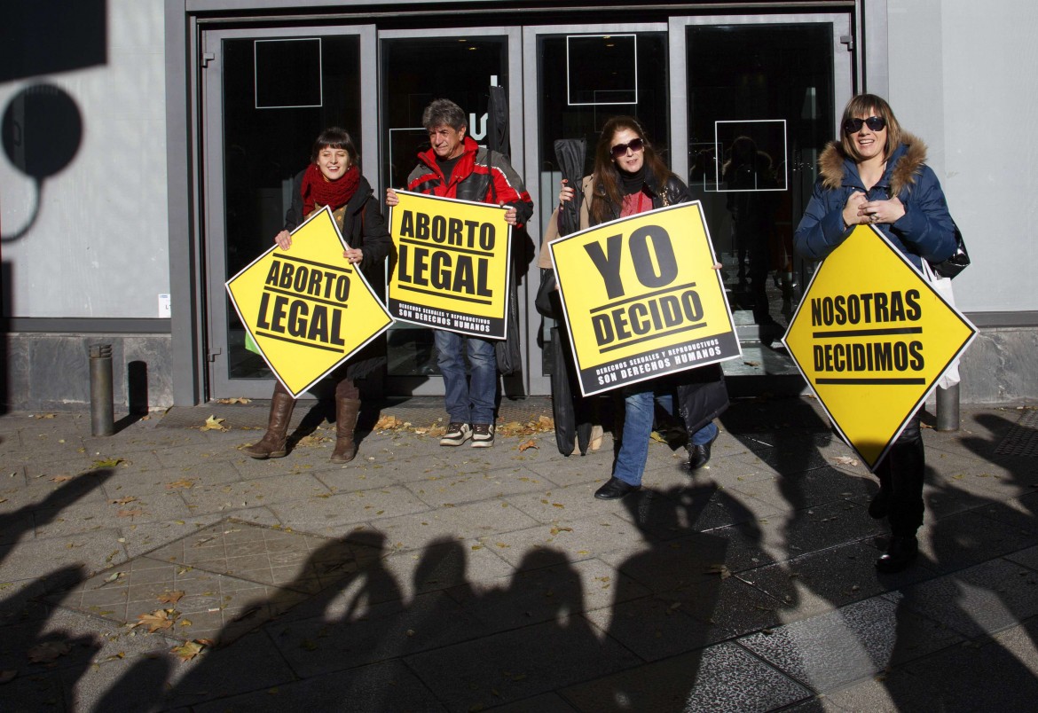 Riforma dell’aborto, la Spagna torna al passato