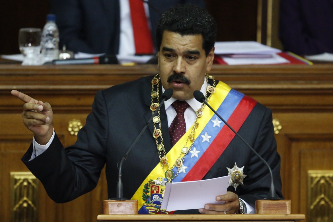 I nove mesi difficili di Nicolas Maduro, pugno chiuso e mano tesa alla pacificazione