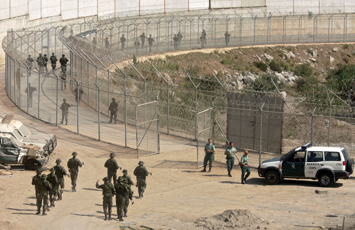 Mattanza al confine di Ceuta, uccisi 13 migranti