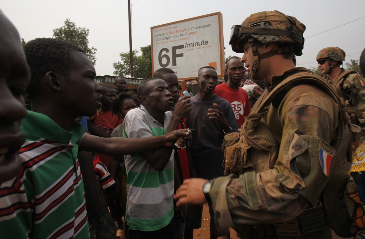 Parigi manda altri soldati, ma continuano le violenze a Bangui
