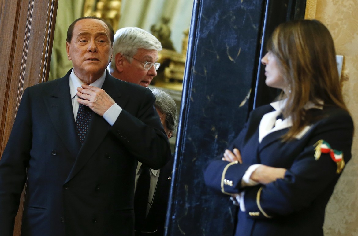 Berlusconi indeciso a tutto, senatori azzurri in ebollizione