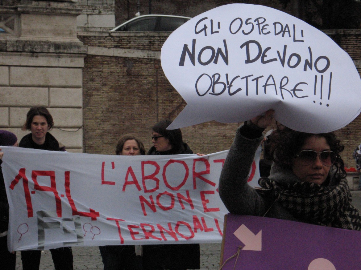 Mai più clandestine, a Roma le donne manifestano per la legge 194