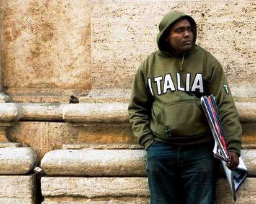 C’è la crisi, ma gli immigrati non lasciano l’Italia
